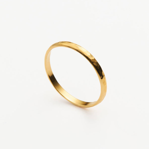 Alliance Classique martelée Or 18k recyclé Sample Slow Jewelry