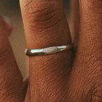 Alliance Dune empreinte Or 18k recyclé Sample Slow Jewelry