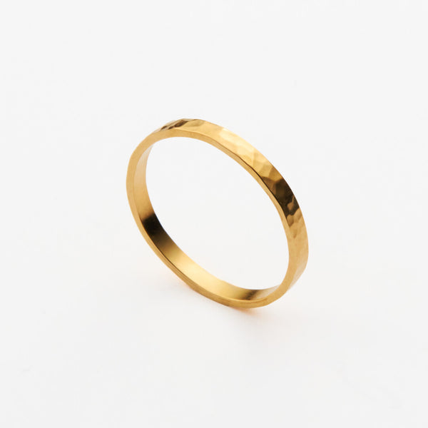 Alliance Ruban martelée Or 18k recyclé Sample Slow Jewelry